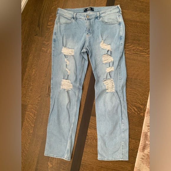 HOLLISTER Low Rise Boyfriend Light Wash Distressed Women’s Jeans Size 32” Waist - Picture 9 of 10